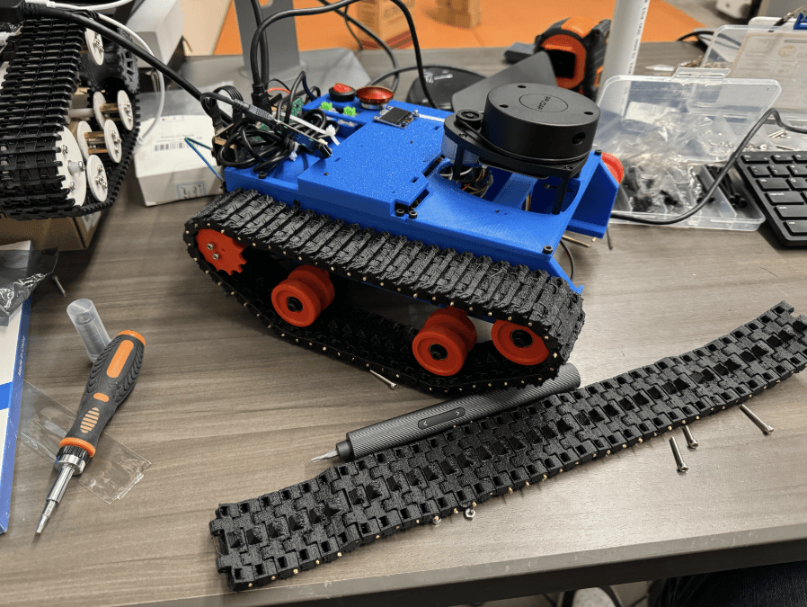 R5 Spring 2025 Queso Robot Photo